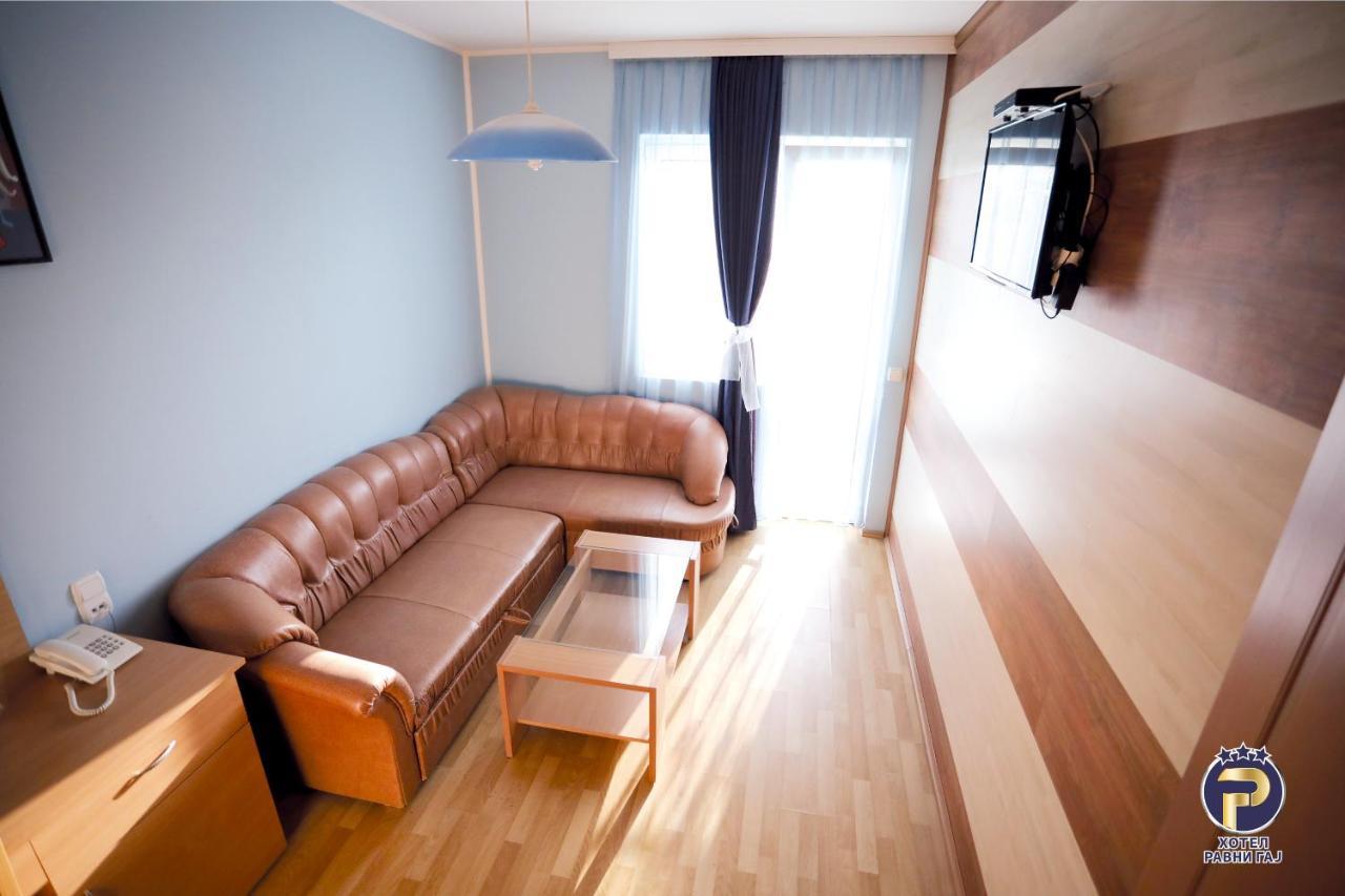 Hotel Ravni Gaj Knic Dış mekan fotoğraf